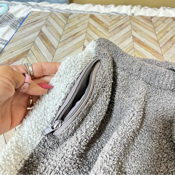 SKIMS COZY KNIT TEDDY 2 Pc Set Gray Chalk Soft Boucle Knit Snuggly Cozy Comfy - Picture 11 of 13